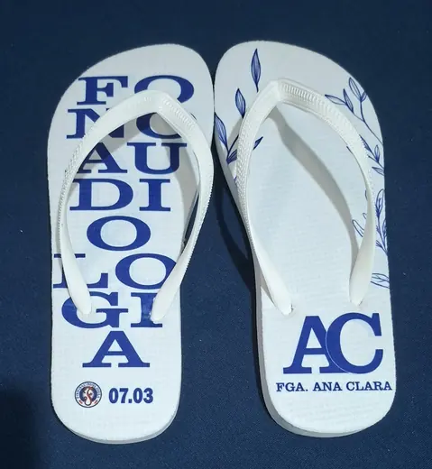 Chinelos personalizados feito pela NM Personalização — exemplo 4