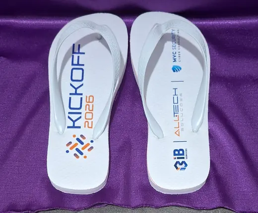 Chinelos personalizados feito pela NM Personalização — exemplo 8