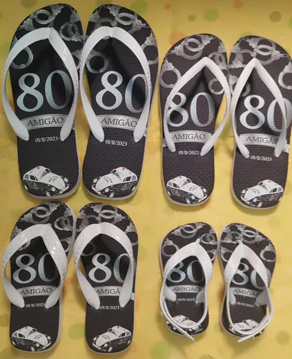 Chinelos personalizados feito pela NM Personalização — exemplo 9