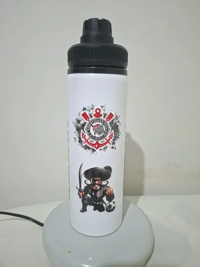 Garrafinhas e squeezes personalizados feito pela NM Personalização — exemplo 6